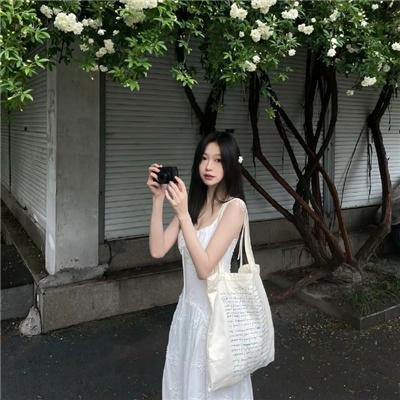 闭上眼睛活着很容易